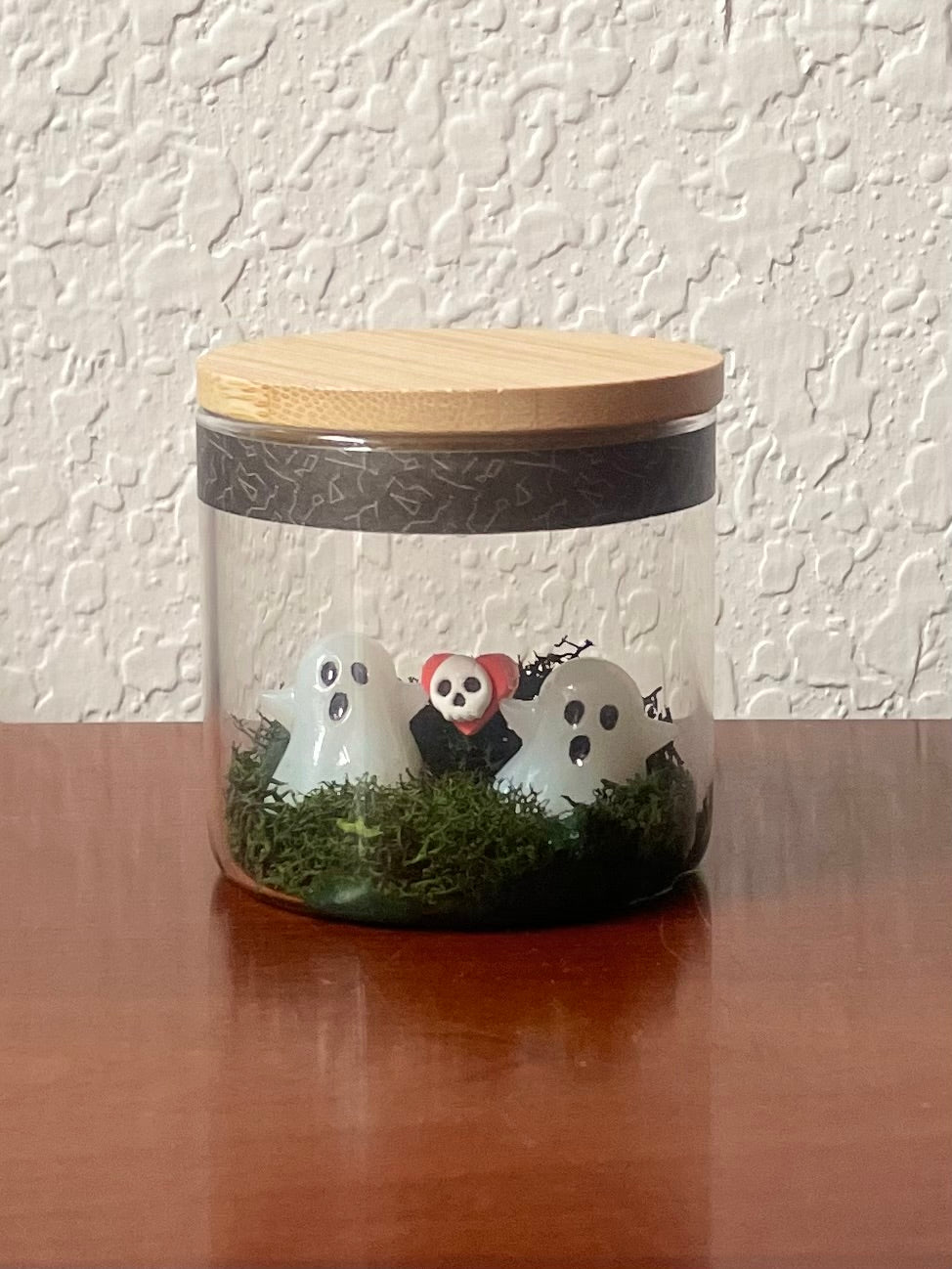 Ghost Friends in Love Display Jar