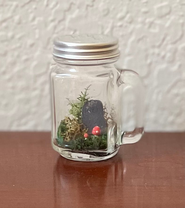 Micro Terrarium Graveyard Display Jar